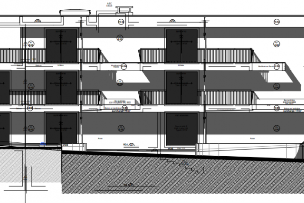 HÔTEL LA PETITE PLAGE à ANTIBES (06)