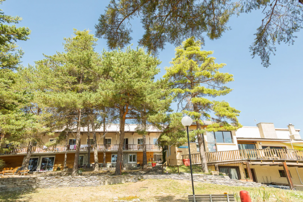 VILLAGE VACANCES AZUR & NEIGE - MONTCLAR (04)