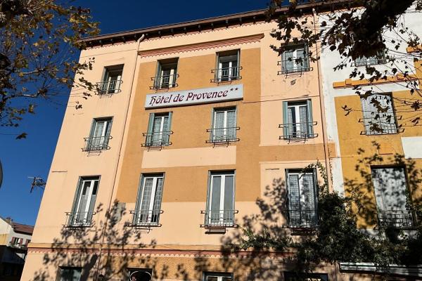 HÔTEL LE PROVENCE à DIGNE-LES-BAINS (04)