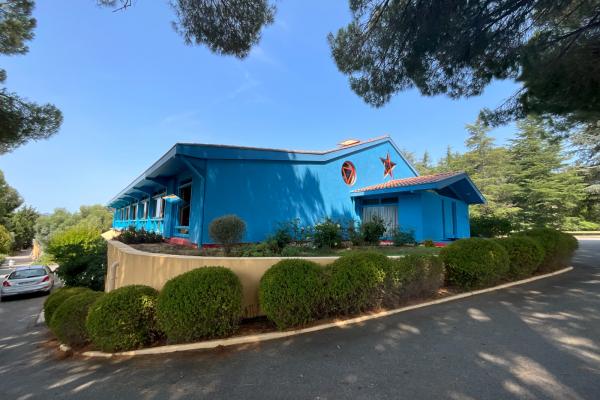 CAMPING DU BONFIN - GRANDE SALLE à FREJUS (83)