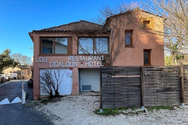 HÔTEL LOU CIGALOUN - SAINT-ANTONON-DU-VAR (83)
