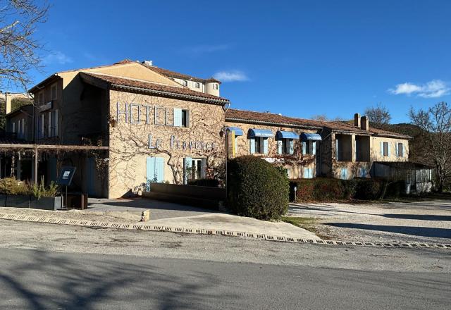 HÔTEL LE PROVENCE à LA-PALUD-SUR-VERDON (04)