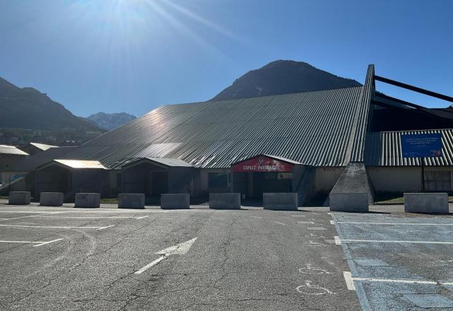 PATINOIRE RENE FROGER à BRIANCON (05)