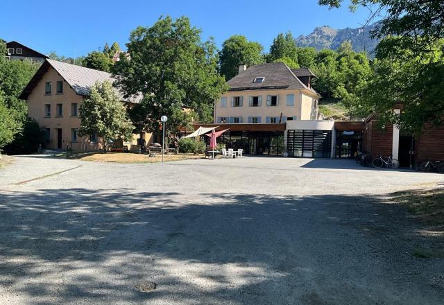 AUBERGE DE JEUNESSE à GUILLESTRE (05)