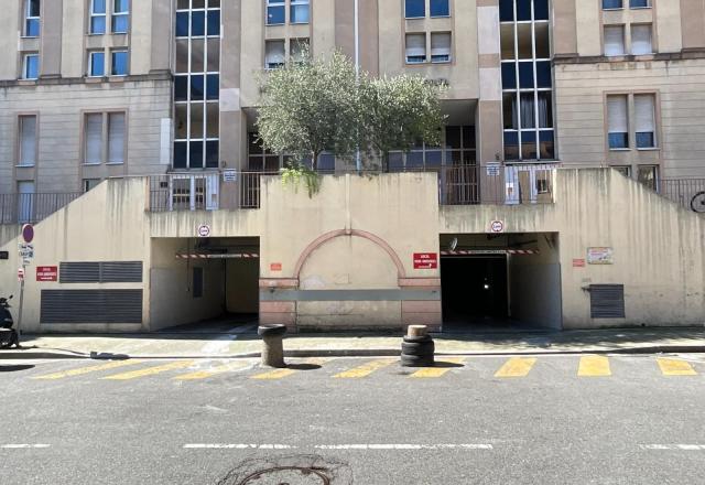 PARKING LES TERRASSES DU SOLEIL à NICE (06)
