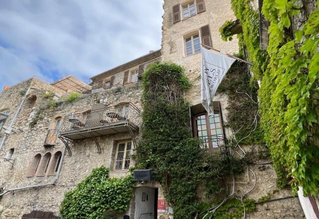 HÔTEL CHÂTEAU LE CAGNARD à CAGNE-SUR-MER (06)