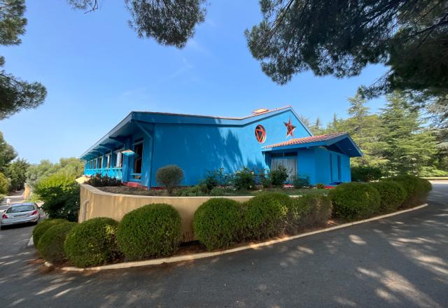 CAMPING DU BONFIN - GRANDE SALLE à FREJUS (83)