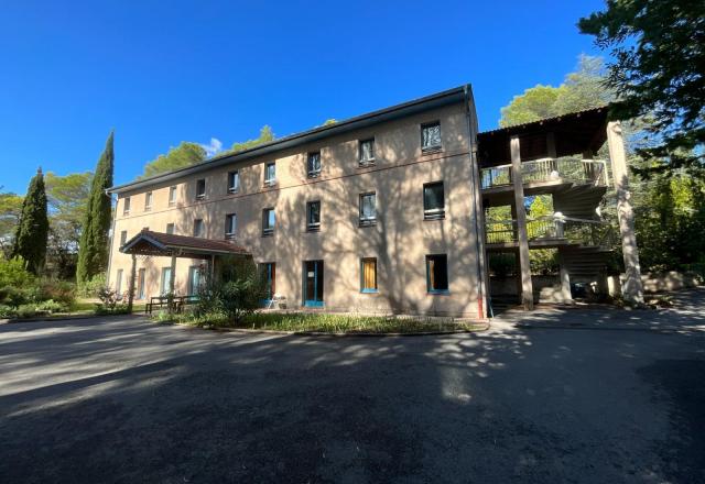 CAMPING DU BONFIN - LES PINS à FREJUS (83)