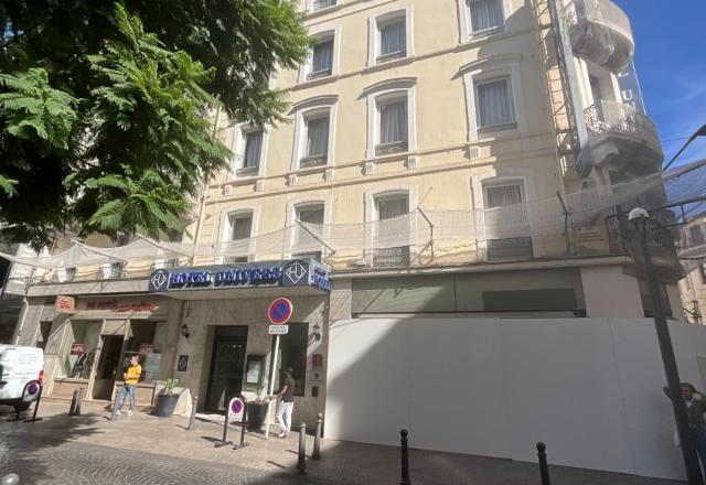 HÔTEL UNIVERS à CANNES (06)