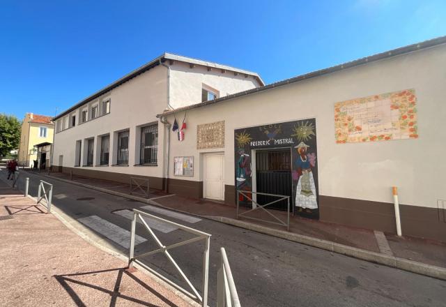 ECOLE PRIMAIRE FREDERIC MISTRAL à VALLAURIS (06)