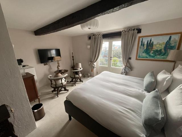 HÔTEL CHÂTEAU LE CAGNARD à CAGNE-SUR-MER (06)