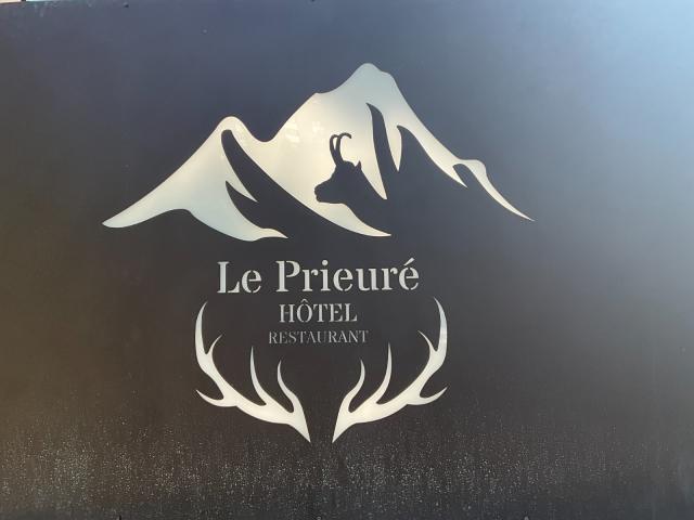 HÔTEL LE PRIEURE à UVERNET-FOURS (04)