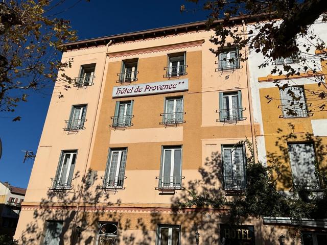 HÔTEL LE PROVENCE à DIGNE-LES-BAINS (04)