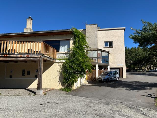 VILLAGE VACANCES AZUR & NEIGE - MONTCLAR (04)