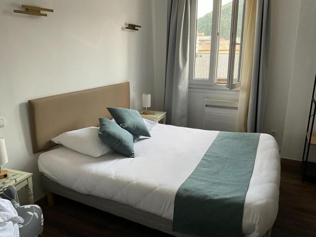 HÔTEL LE PROVENCE à DIGNE-LES-BAINS (04)