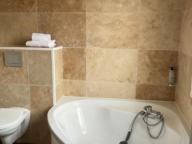 HÔTEL LE PROVENCE à DIGNE-LES-BAINS (04)