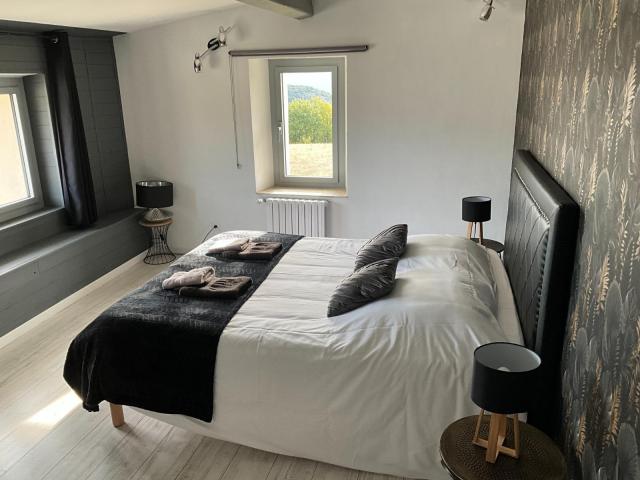 DOMAINE DES GRANDES MOLLIERES à MONTFORT (04)