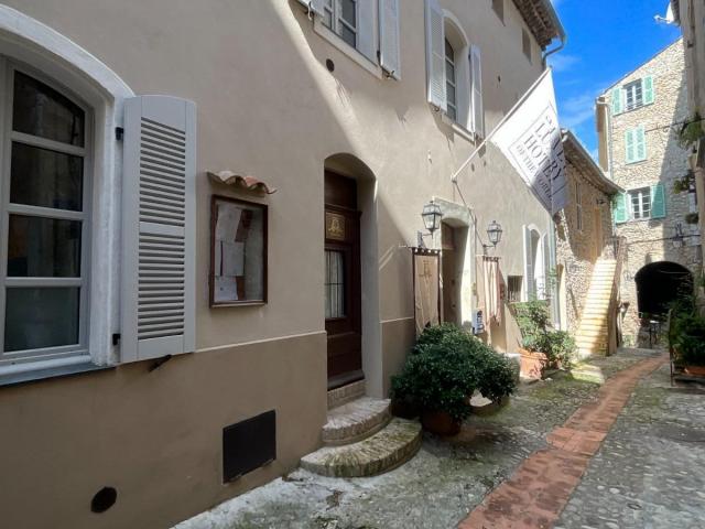 HÔTEL CHÂTEAU LE CAGNARD à CAGNE-SUR-MER (06)