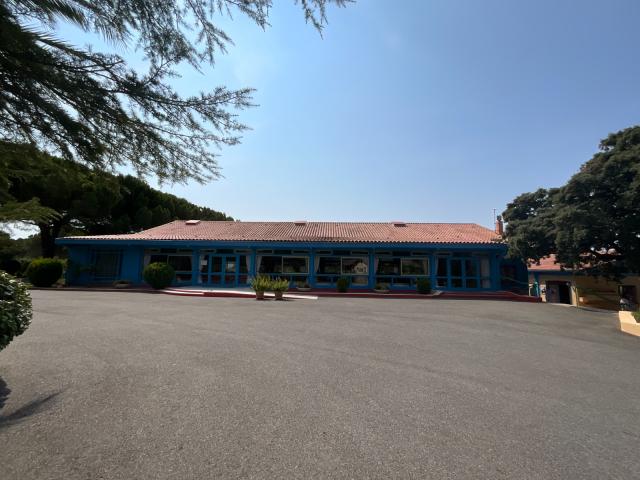 CAMPING DU BONFIN - GRANDE SALLE à FREJUS (83)