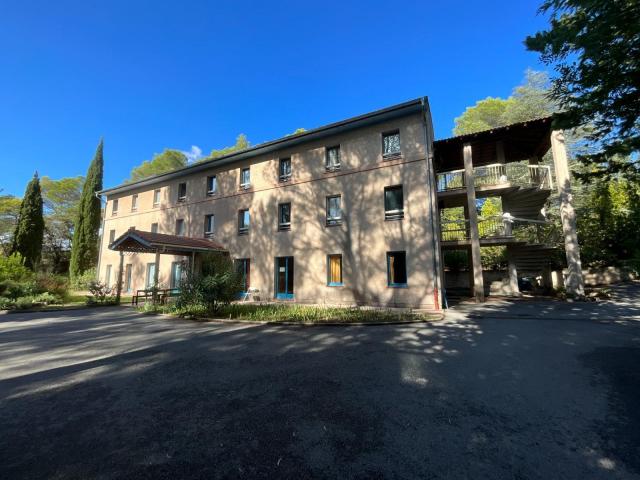 CAMPING DU BONFIN - LES PINS à FREJUS (83)