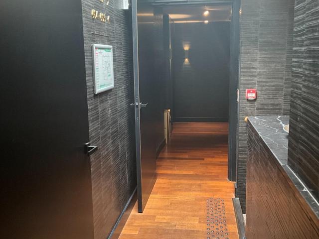 HÔTEL UNIVERS à CANNES (06)