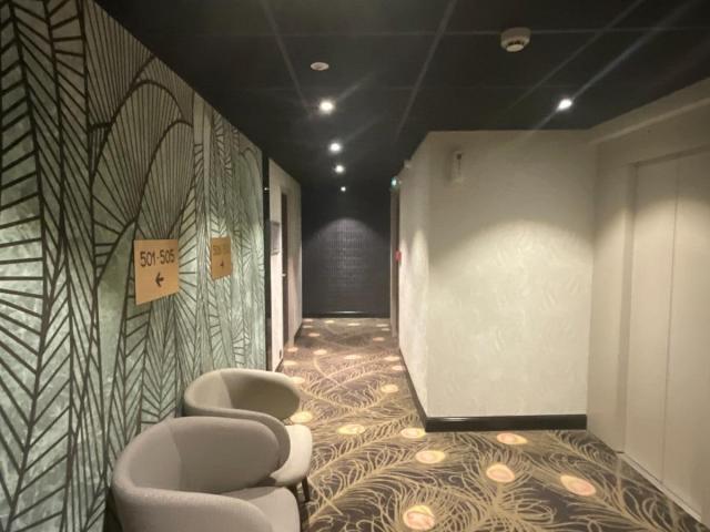 HÔTEL UNIVERS à CANNES (06)