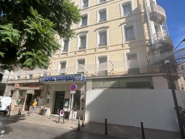 HÔTEL UNIVERS à CANNES (06)