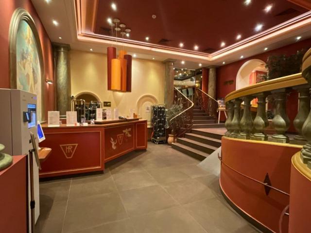 HÔTEL  SHARE INN à NICE (06)