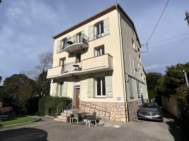 HÔTEL KIMI à CANNES (06)