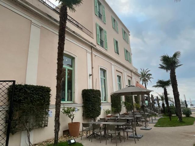 HOTEL BALMORAL à MENTON (06)